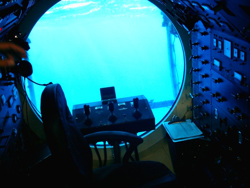 Waikiki Underwater Submarine Controls 2