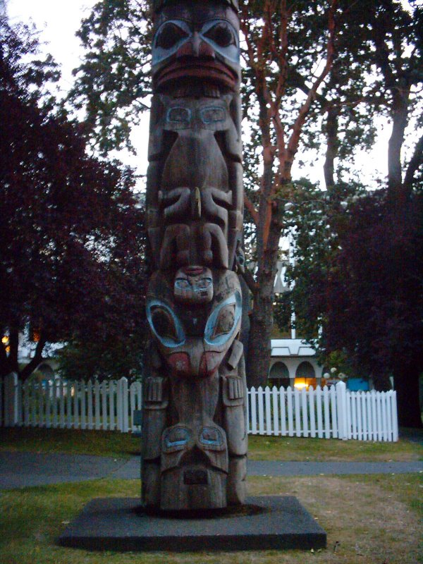 Victoria Thunderbird Park Totem